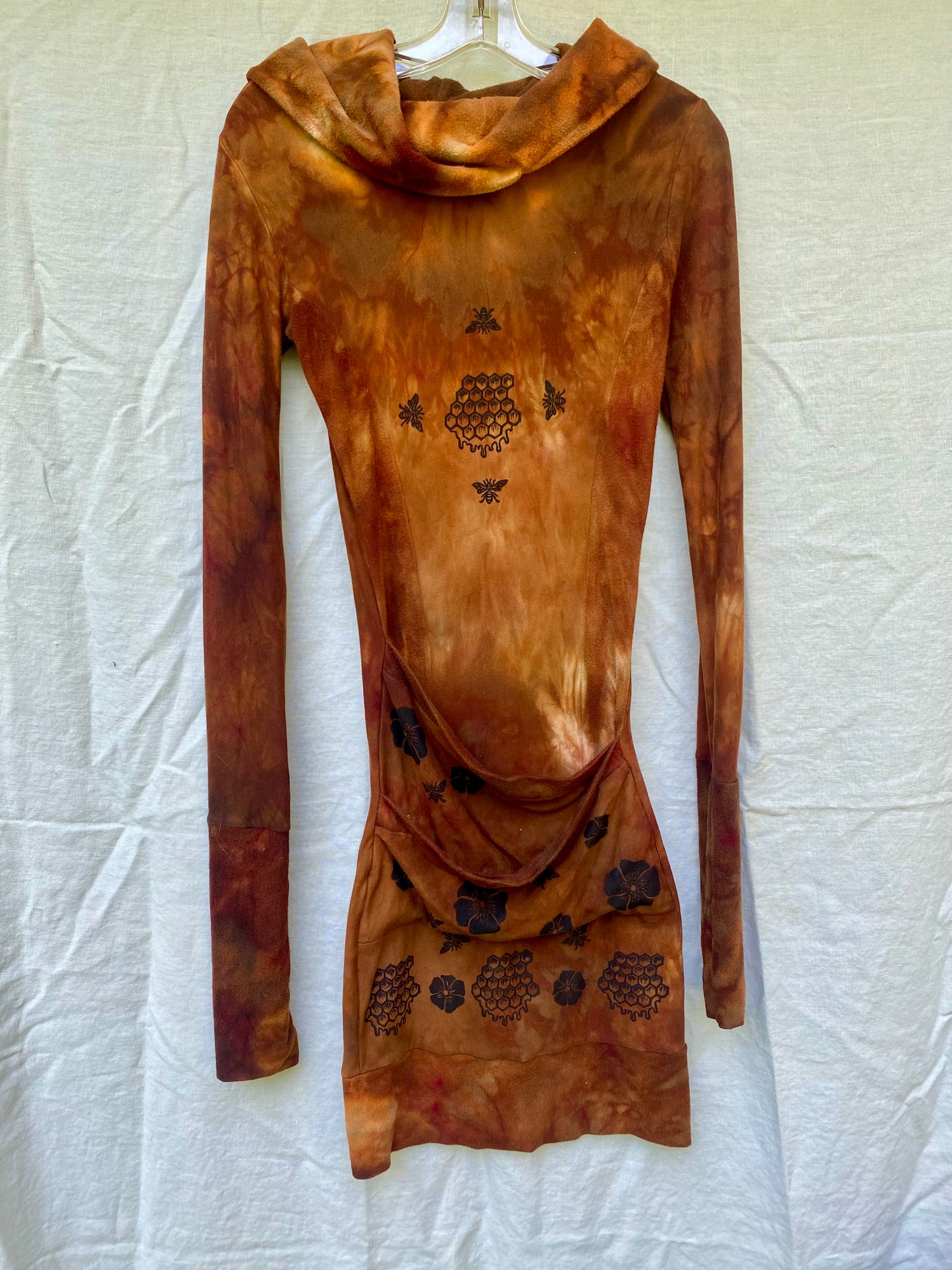 Blossoming Bumble Honey Comb Queen - xs/small